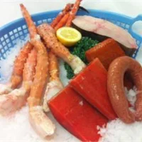 Variety pack with golden king crab